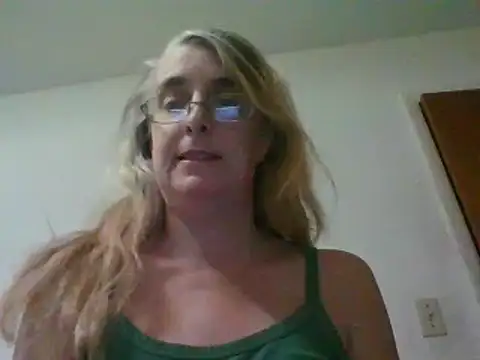 Snapshot of Emilylyn2501 chatting on 13, 1, 2025 Emilylyn2501 online show from 13, 1, 2025