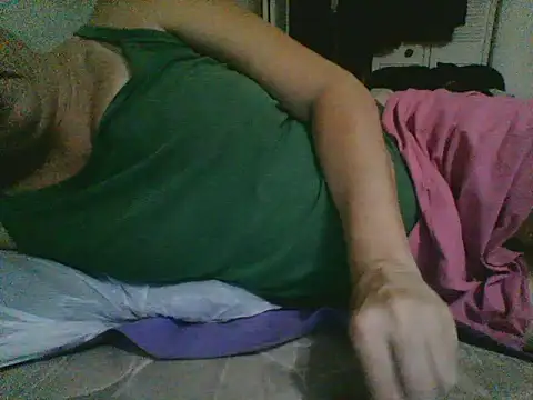 Snapshot of Emilylyn2501 chatting on 3, 10, 2025 Emilylyn2501 online show from 3, 10, 2025