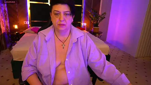 Snapshot of MilaSkyy chatting on 11, 3, 2025 MilaSkyy online show from 11, 3, 2025