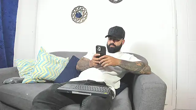 Snapshot of Lyon_vach chatting on 10, 5, 2026 Lyon vach online show from 10, 5, 2026