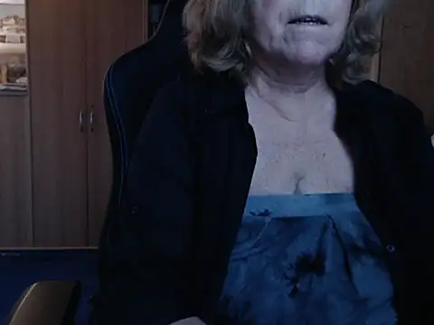 Snapshot of _sunshine__ chatting on 11, 12, 2024 sunshine online show from 11, 12, 2024