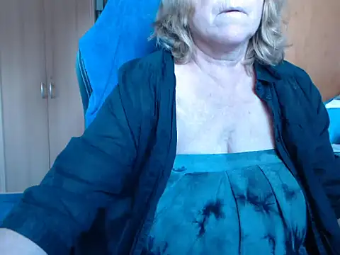 Snapshot of _sunshine__ chatting on 1, 10, 2025 sunshine online show from 1, 10, 2025