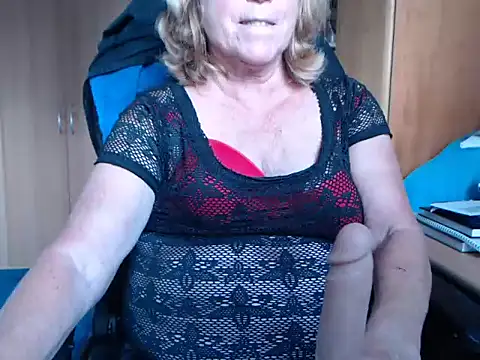Snapshot of _sunshine__ chatting on 5, 10, 2025 sunshine online show from 5, 10, 2025