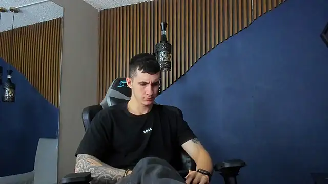 JacksonOlsenn online show from 10, 2, 2025