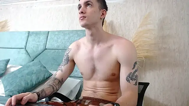 JacksonOlsenn online show from 11, 2, 2025