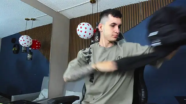 JacksonOlsenn online show from 22, 2, 2025