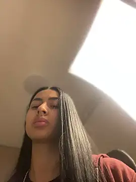 maddy bronw  online show from 27, 12, 2024