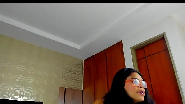 evelyn wine online show from 16, 3, 2025