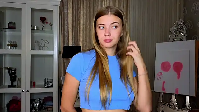 Snapshot of AnneFoxy chatting on 11, 10, 2025 AnneFoxy online show from 11, 10, 2025