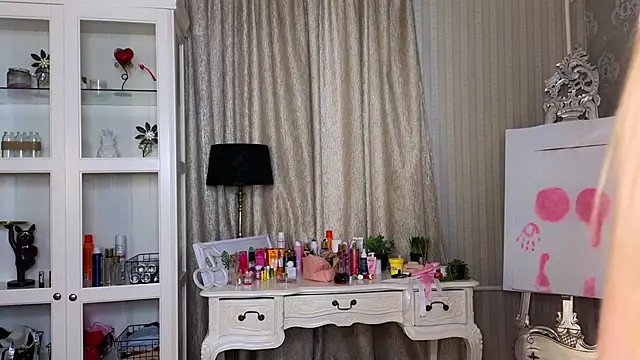 Snapshot of AnneFoxy chatting on 4, 3, 2026 AnneFoxy online show from 4, 3, 2026