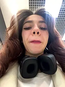 Snapshot of Lily__Belle chatting on 23, 12, 2024 Lily Belle online show from 23, 12, 2024