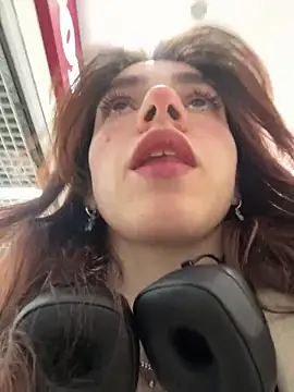 Snapshot of Lily__Belle chatting on 6, 1, 2025 Lily Belle online show from 6, 1, 2025