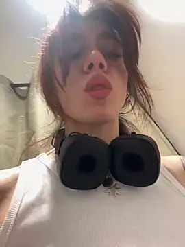 Snapshot of Lily__Belle chatting on 10, 1, 2025 Lily Belle online show from 10, 1, 2025