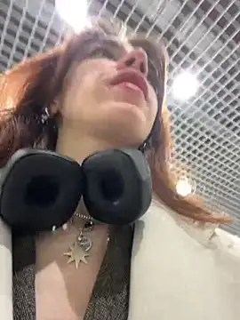 Snapshot of Lily__Belle chatting on 18, 1, 2025 Lily Belle online show from 18, 1, 2025