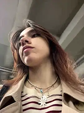 Snapshot of Lily__Belle chatting on 31, 1, 2025 Lily Belle online show from 31, 1, 2025