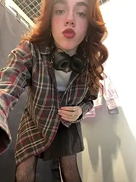 Snapshot of Lily__Belle chatting on 14, 2, 2025 Lily Belle online show from 14, 2, 2025