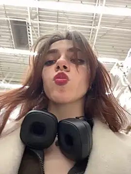 Snapshot of Lily__Belle chatting on 7, 3, 2025 Lily Belle online show from 7, 3, 2025