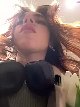 Snapshot of Lily__Belle chatting on 8, 3, 2025 Lily Belle online show from 8, 3, 2025