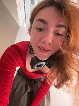 Snapshot of Lily__Belle chatting on 21, 9, 2025 Lily Belle online show from 21, 9, 2025