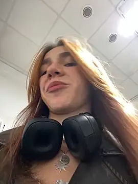 Snapshot of Lily__Belle chatting on 22, 9, 2025 Lily Belle online show from 22, 9, 2025