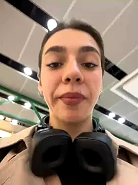 Snapshot of Lily__Belle chatting on 10, 10, 2025 Lily Belle online show from 10, 10, 2025
