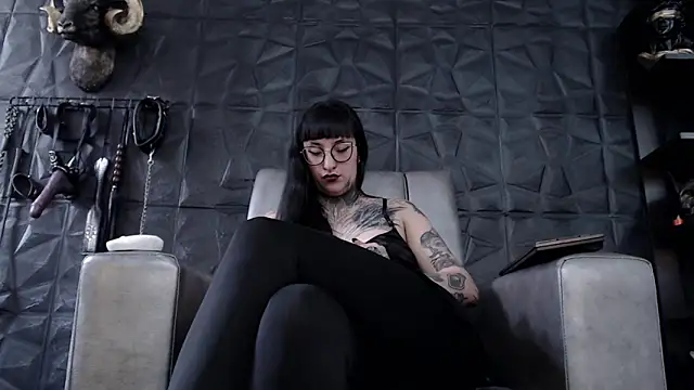 Snapshot of Agata_Darkness chatting on 28, 11, 2025 Agata Darkness online show from 28, 11, 2025