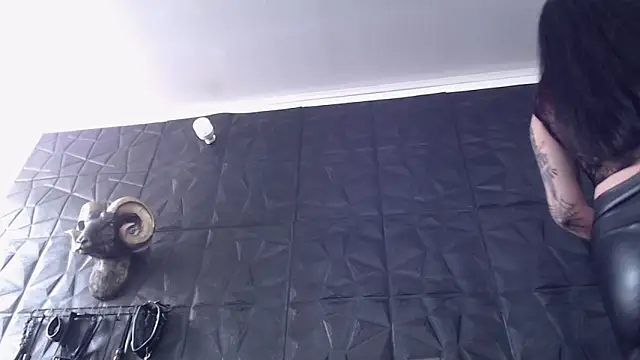 Agata Darkness online show from 3, 3, 2026