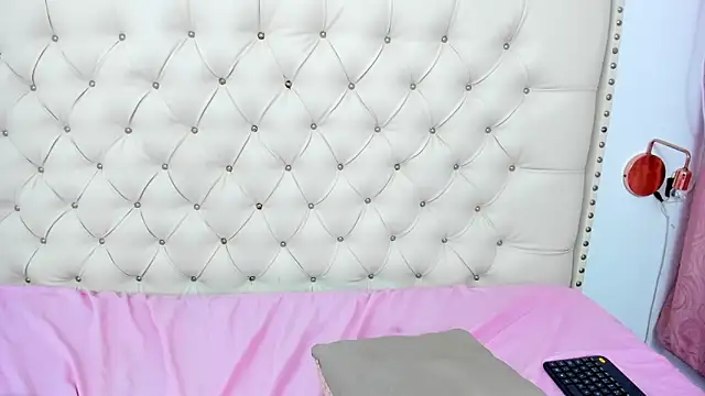 Kim Eli online show from 1, 2, 2025