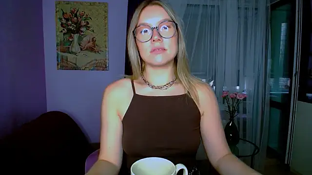 Snapshot of TaylorBre chatting on 17, 9, 2025 TaylorBre online show from 17, 9, 2025
