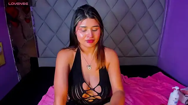 venusowen  online show from 28, 2, 2025