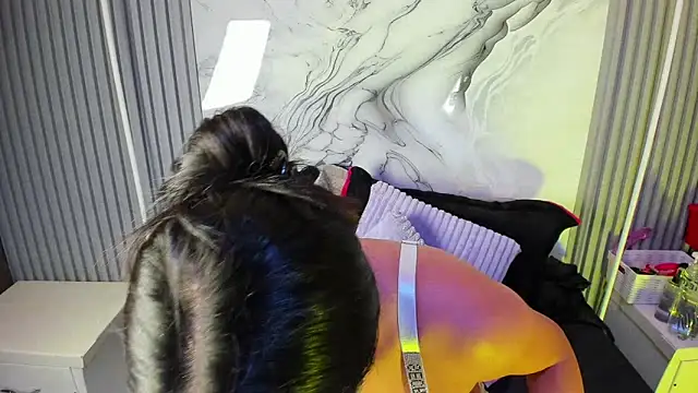 venusowen  online show from 15, 4, 2026