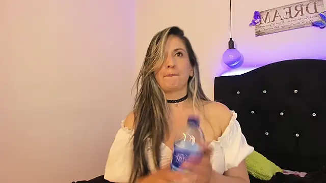 Vivi tits online show from 9, 1, 2025