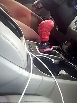 wonderfem101 online show from 12, 4, 2026