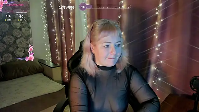 Snapshot of Victoria_Di chatting on 21, 12, 2024 Victoria Di online show from 21, 12, 2024