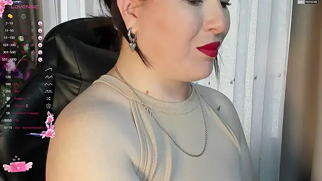 Snapshot of Victoria_Di chatting on 10, 9, 2025 Victoria Di online show from 10, 9, 2025
