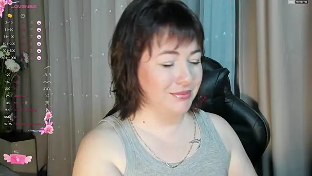Snapshot of Victoria_Di chatting on 16, 9, 2025 Victoria Di online show from 16, 9, 2025