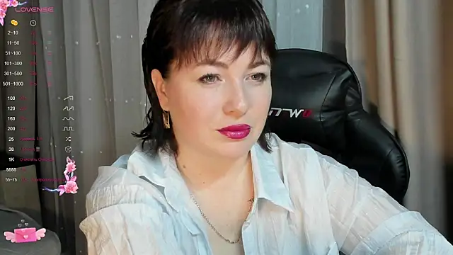 Snapshot of Victoria_Di chatting on 24, 9, 2025 Victoria Di online show from 24, 9, 2025