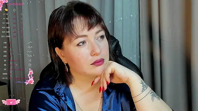 Snapshot of Victoria_Di chatting on 5, 10, 2025 Victoria Di online show from 5, 10, 2025