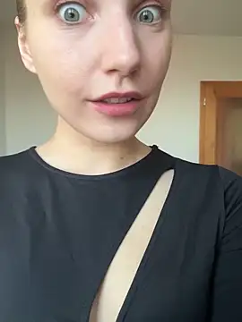 Snapshot of Sofia_Poly chatting on 22, 2, 2025 Sofia Poly online show from 22, 2, 2025