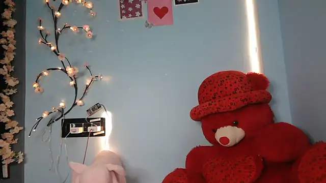 Reena Singh53 online show from 22, 12, 2025