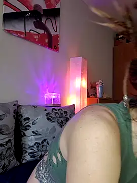 FoxRineHelen online show from 5, 3, 2025