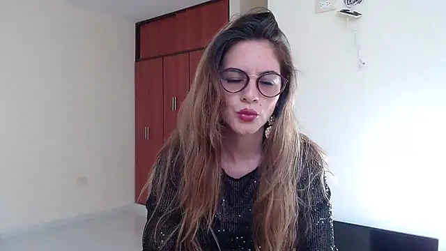 Snapshot of Hanny_24 chatting on 10, 12, 2024 Hanny 24 online show from 10, 12, 2024