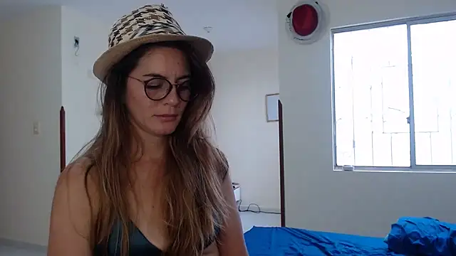 Snapshot of Hanny_24 chatting on 16, 12, 2024 Hanny 24 online show from 16, 12, 2024