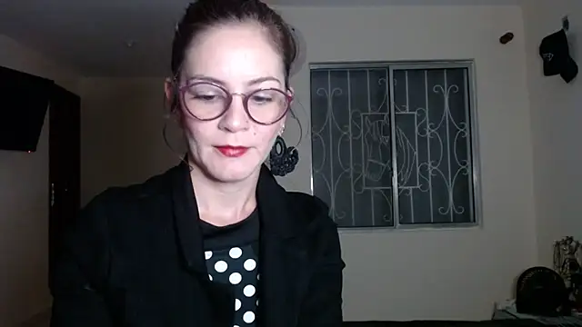 Snapshot of Hanny_24 chatting on 18, 12, 2024 Hanny 24 online show from 18, 12, 2024