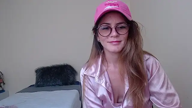 Snapshot of Hanny_24 chatting on 10, 1, 2025 Hanny 24 online show from 10, 1, 2025