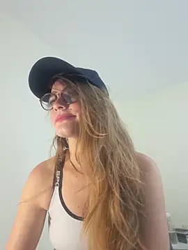 Snapshot of Hanny_24 chatting on 15, 1, 2025 Hanny 24 online show from 15, 1, 2025