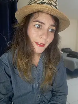 Snapshot of Hanny_24 chatting on 28, 9, 2025 Hanny 24 online show from 28, 9, 2025