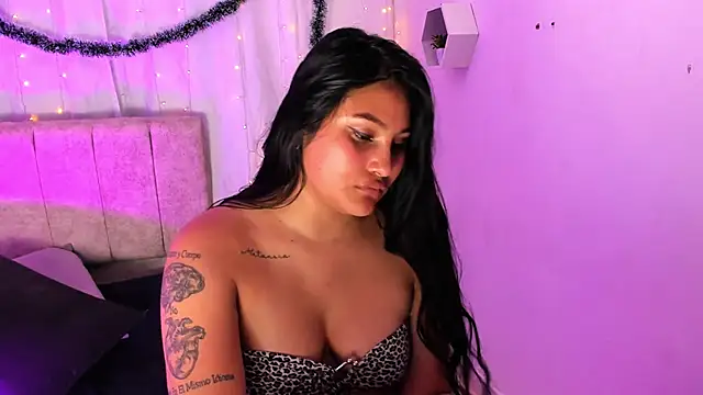 Little Ivy online show from 26, 12, 2024