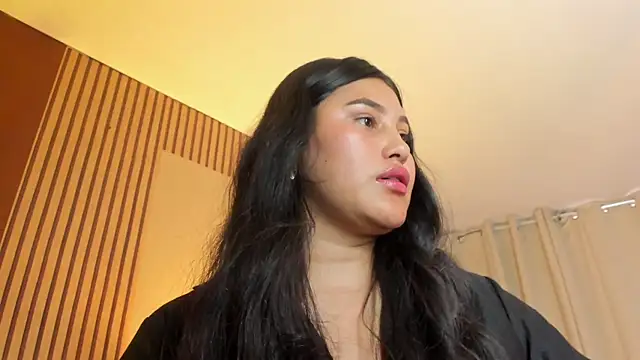 Little Ivy online show from 17, 4, 2026