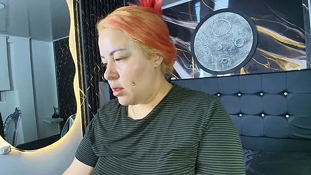 Snapshot of Bruja__Scarlata chatting on 23, 9, 2025 Bruja Scarlata online show from 23, 9, 2025